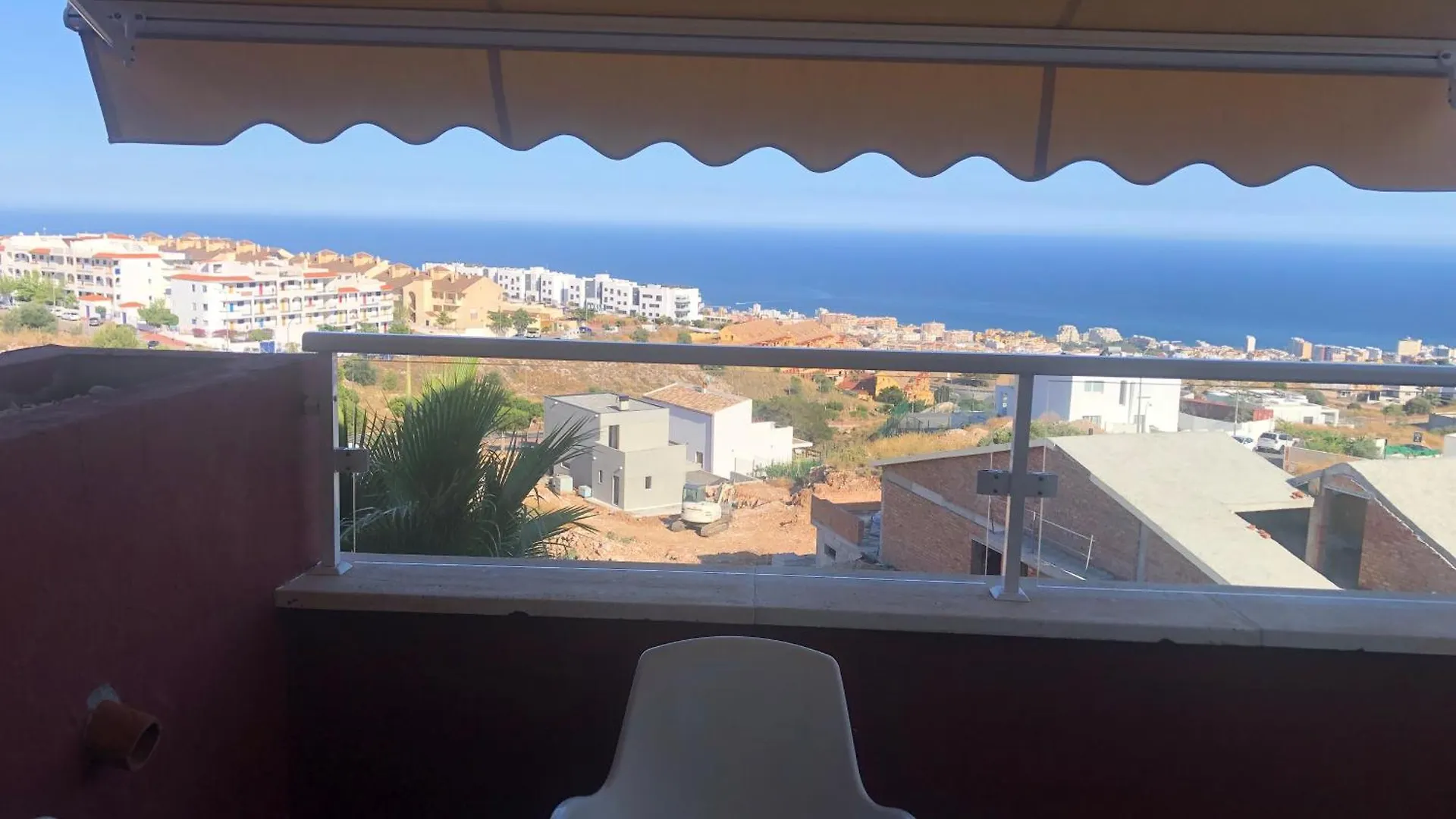 Ático duplex en Benalmádena vistas al mar y montaña dos habitaciones